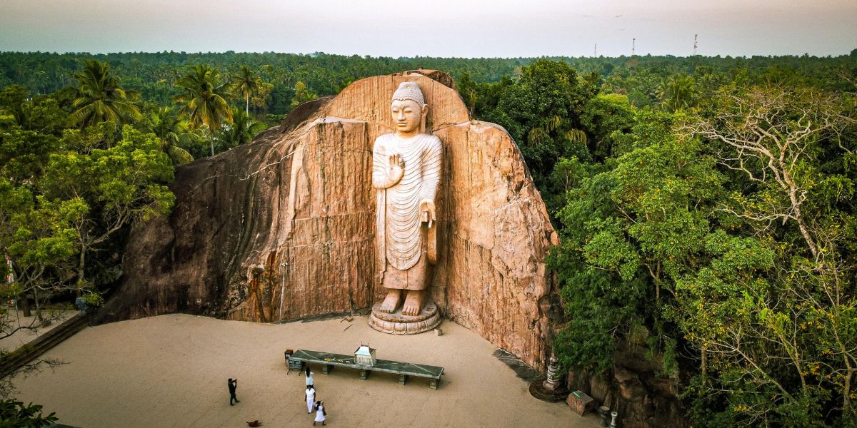 Best Time to Visit Sri Lanka from Nepal